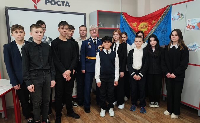 Урок мужества в Ефимовской СОШ проводит 15.02.2024 подполковник С.В.Борисов 